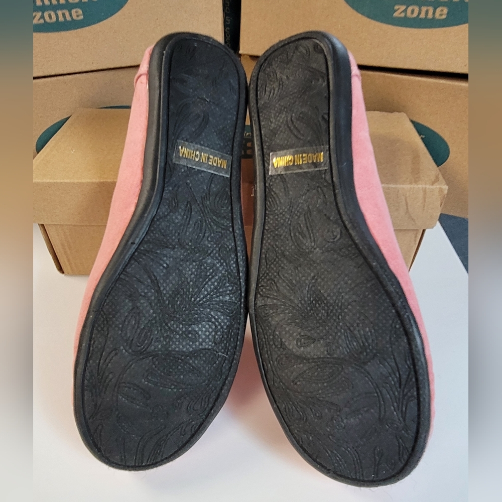 Kids' Pretty Pink Moccasin Slippers – Cozy & Stylish! - Picture 4 of 4